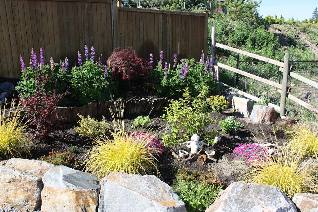 A Okanagan Lakeview Inn Kelowna Bagian luar foto