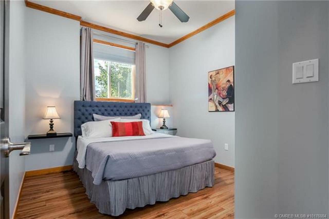 A Okanagan Lakeview Inn Kelowna Bagian luar foto