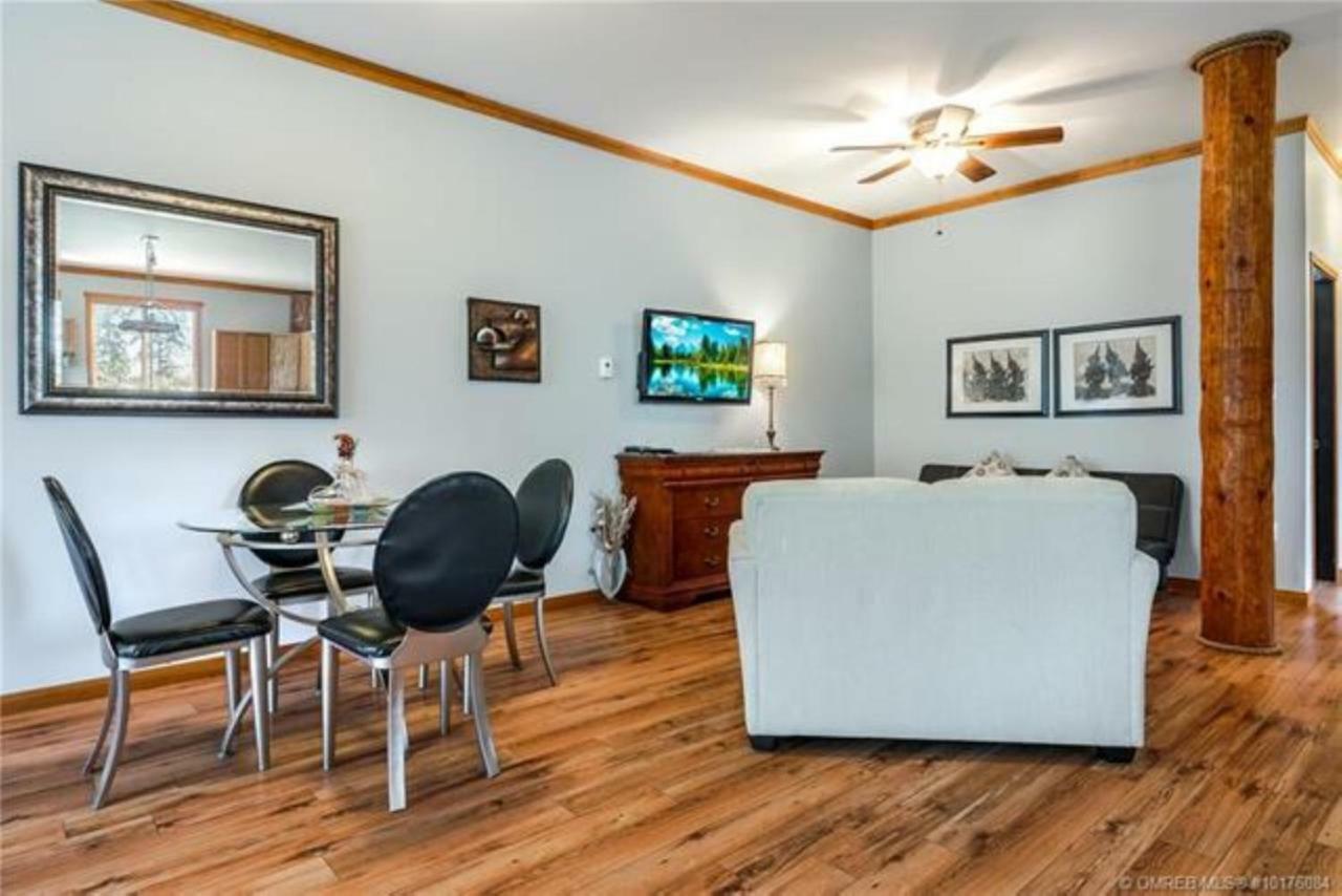 A Okanagan Lakeview Inn Kelowna Bagian luar foto